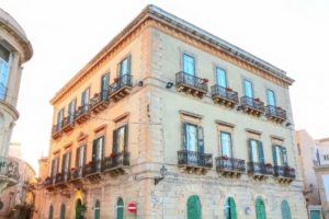 Appartamento con terrazzo Fronte Mare-Ortigia Siracusa