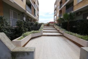 Siracusa vendita appartamento con giardino privato